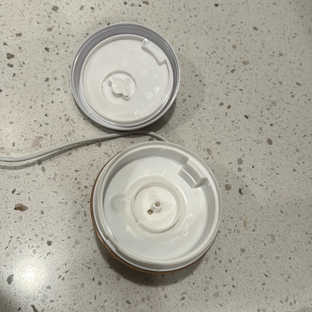 Desktop Essential Oil Diffuser - Picture 3 of 4